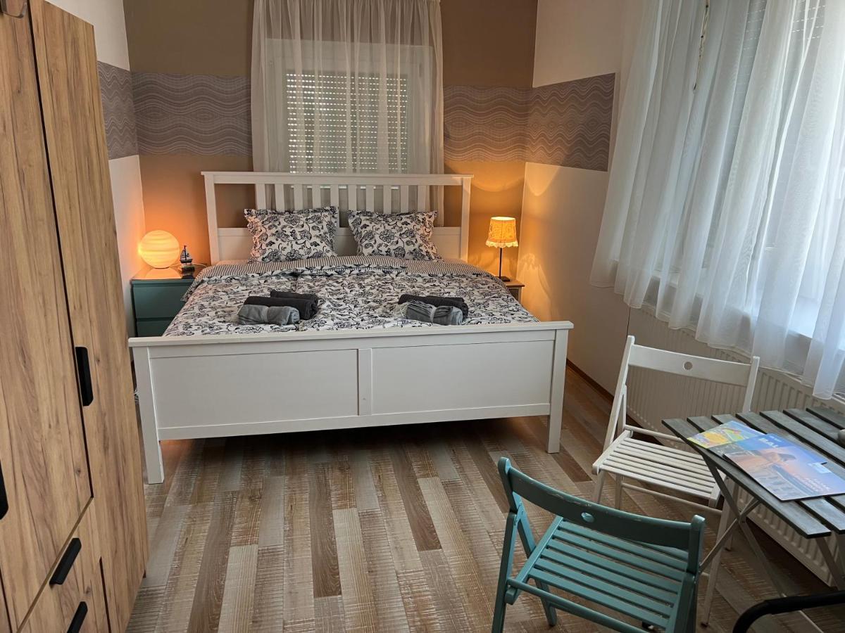 Hotel Szarkafeszek à Keszthely Extérieur photo