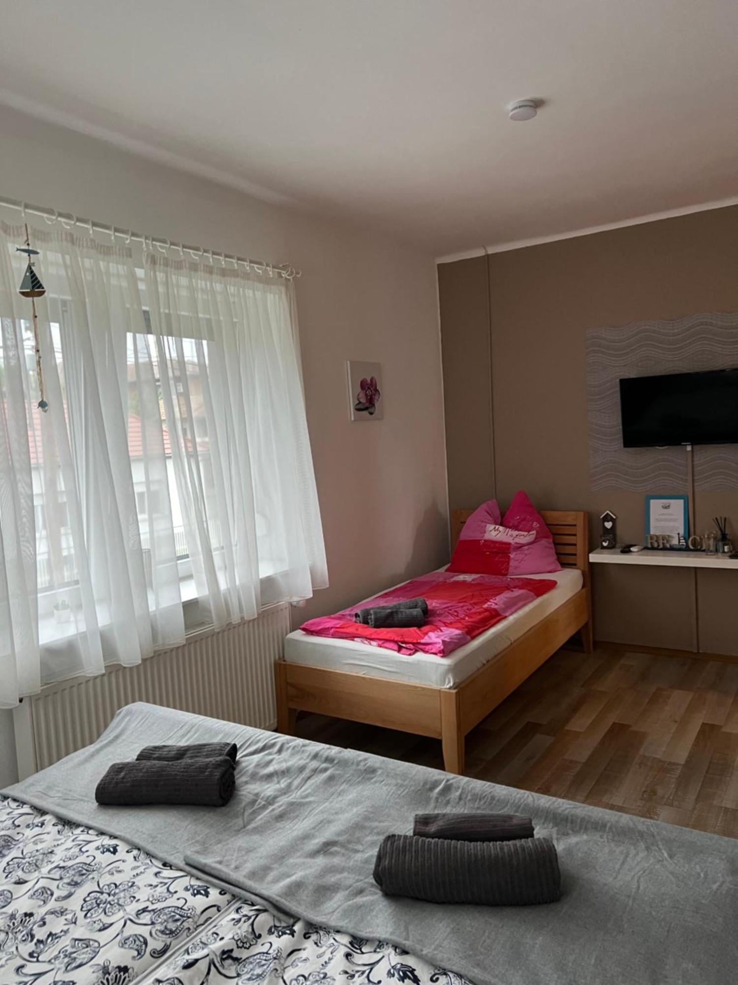 Hotel Szarkafeszek à Keszthely Extérieur photo
